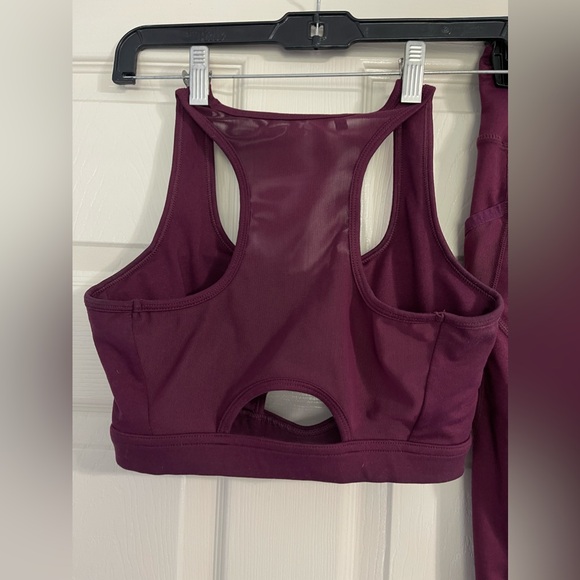 Gym Shark Set - Legging & Sports Bra - Picture 6 of 8